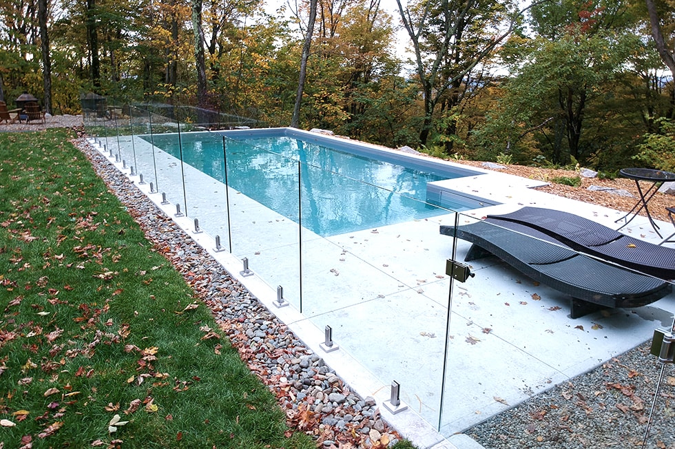 Clôture piscine métal Québec.